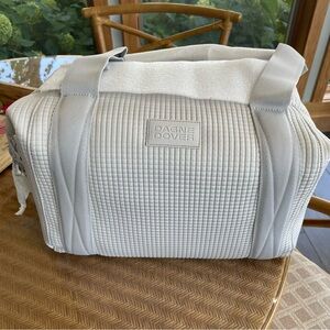 NWT Dagne Dover Landon Carryall Duffle Bag in Waffle Fog Size Medium